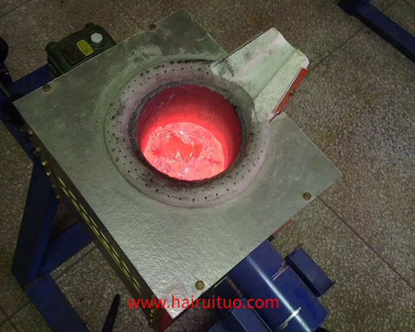 小型实验熔炼炉，特别是用于熔炼铜的中频电炉，是实验