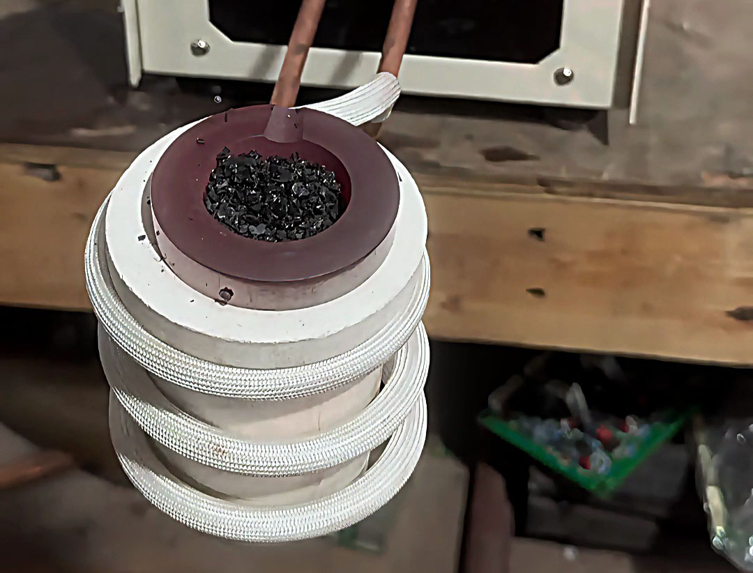 三元催化金属粉末熔炼分离，小型高频熔炼炉